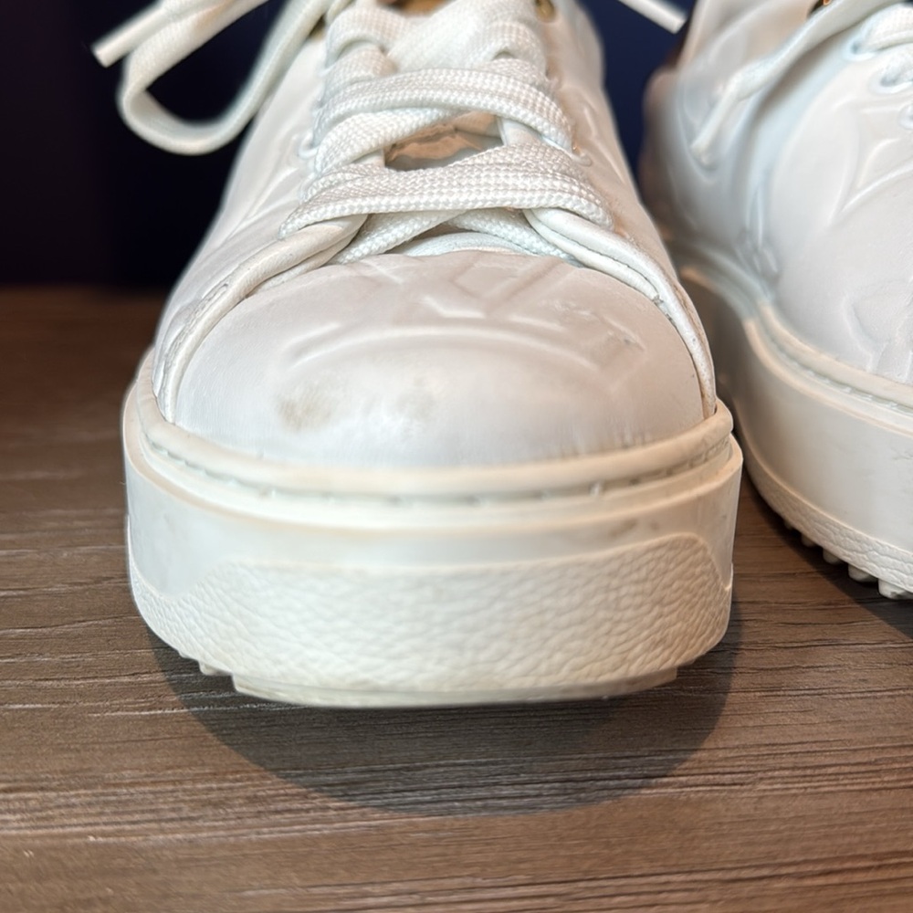 Louis Vuitton women’s Time Out Sneakers white size 37.5 - Picture 4 of 13